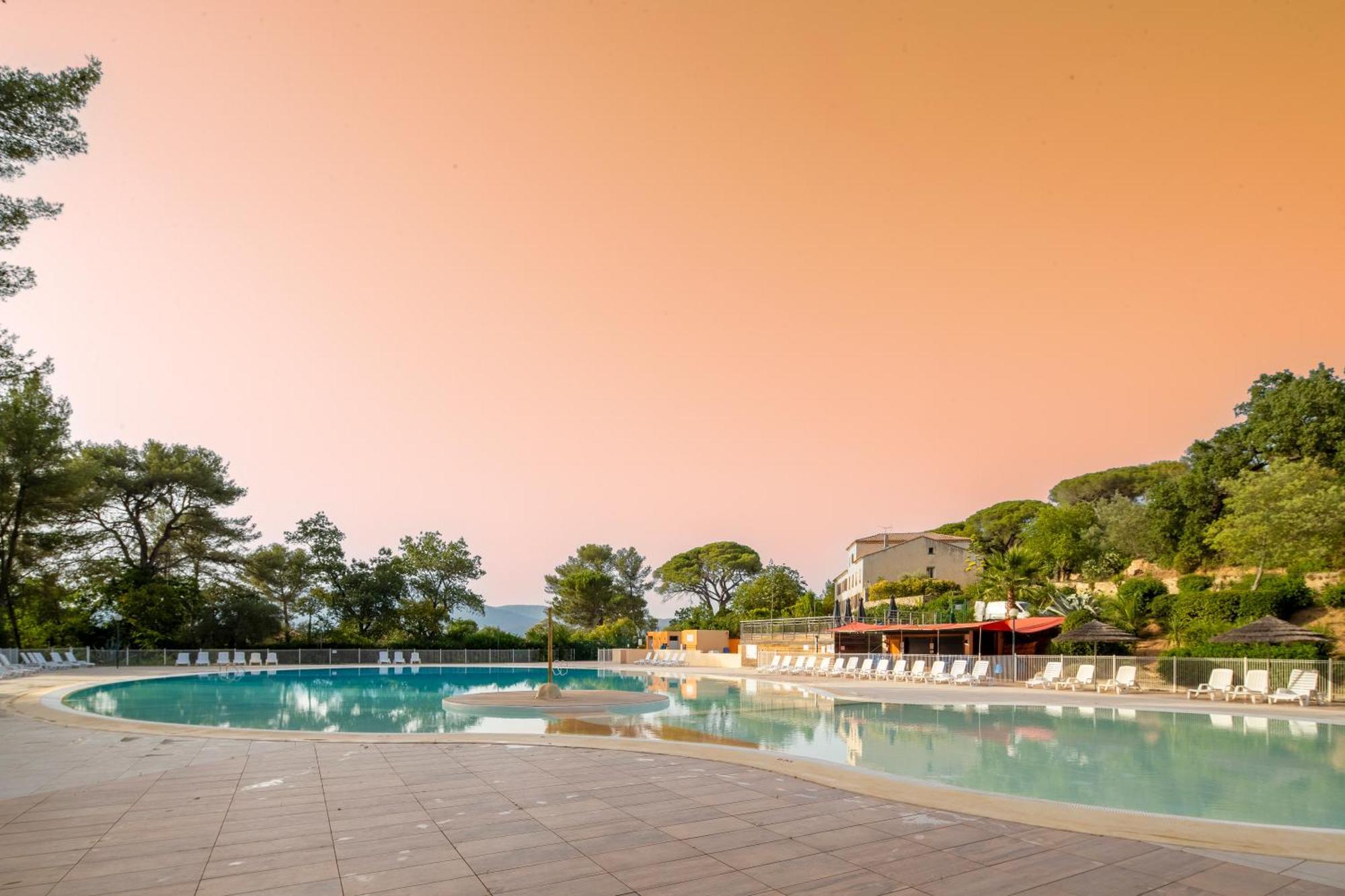 Village Vacances Passion La Bayette เลอ ปราเดต์ ภายนอก รูปภาพ